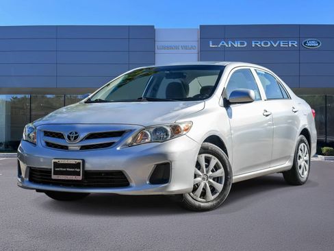 Used 2013 Toyota Corolla LE FWD image 1