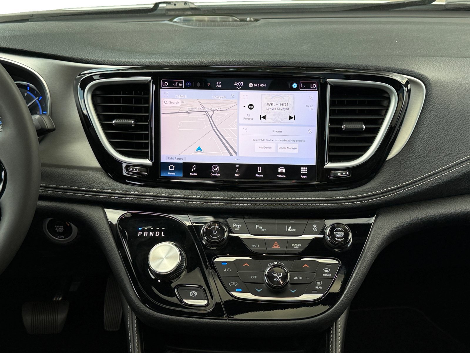 Used 2024 Chrysler Pacifica Premium FWD image 13