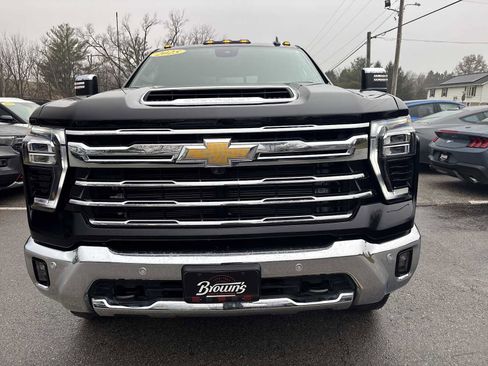 Used 2025 Chevrolet Silverado 3500 LTZ w/ LTZ Premium Package image 2