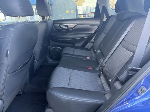 Used 2017 Nissan Rogue SV FWD image 21