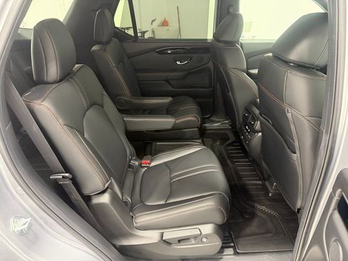 Used 2025 Honda Pilot TrailSport image 30