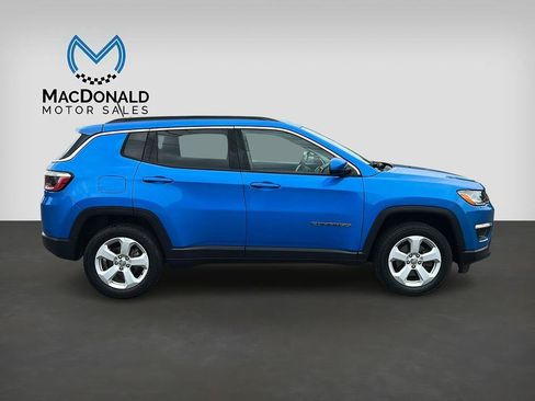 Used 2018 Jeep Compass Latitude w/ Popular Equipment Group AWD/4WD image 8
