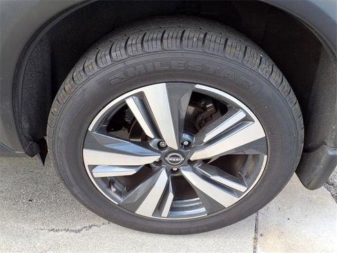 Certified 2023 Nissan Rogue SL w/ SL Premium Package image 18