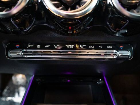 Certified 2022 Mercedes-Benz GLB 250 4MATIC image 20