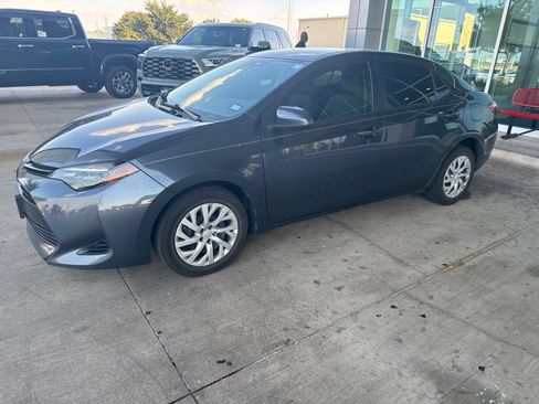 Used 2019 Toyota Corolla LE FWD image 1