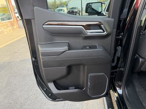 Used 2025 GMC Sierra 1500 Elevation image 16