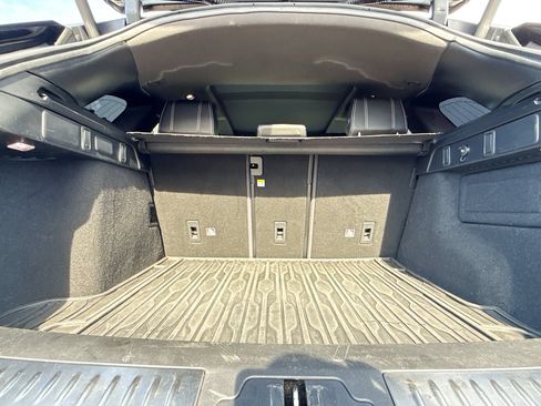 Used 2019 Land Rover Range Rover Velar R-Dynamic SE AWD/4WD image 11