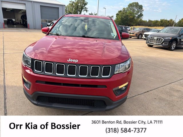 Used 2018 Jeep Compass Latitude FWD image 4