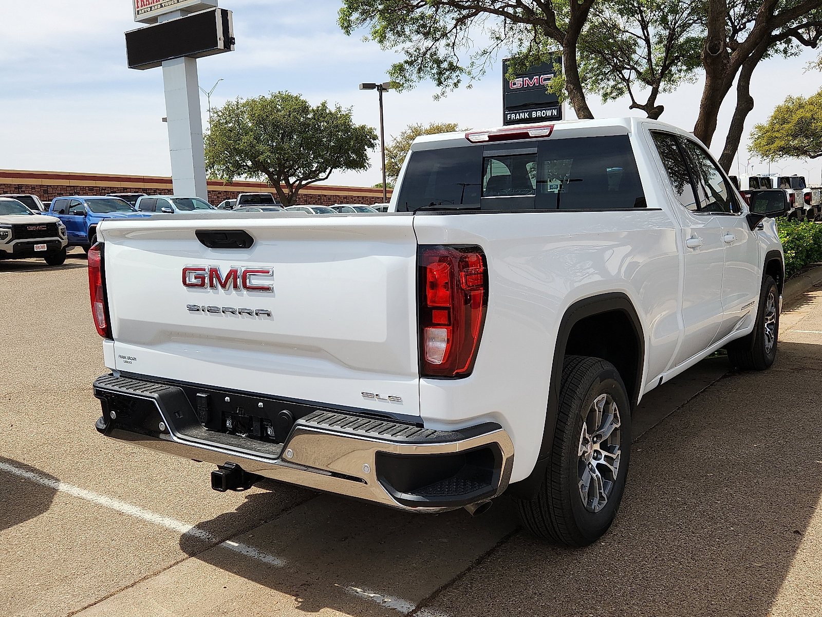 New 2026 GMC Sierra 1500 SLE w/ Preferred Package RWD image 4