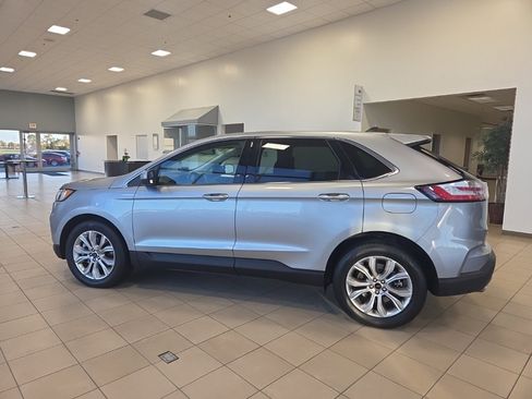 Used 2024 Ford Edge Titanium image 9