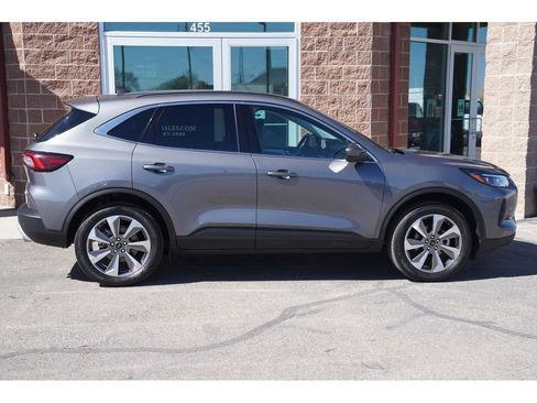 Used 2024 Ford Escape Platinum image 5