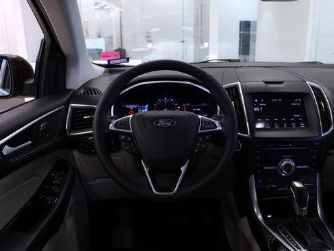 Used 2018 Ford Edge Titanium w/ Equipment Group 302A FWD image 22