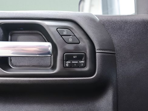Used 2020 Chevrolet Silverado 1500 LTZ w/ LTZ Premium Package AWD/4WD image 27