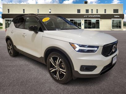 Used 2021 Volvo XC40 T5 R-Design w/ Climate Package