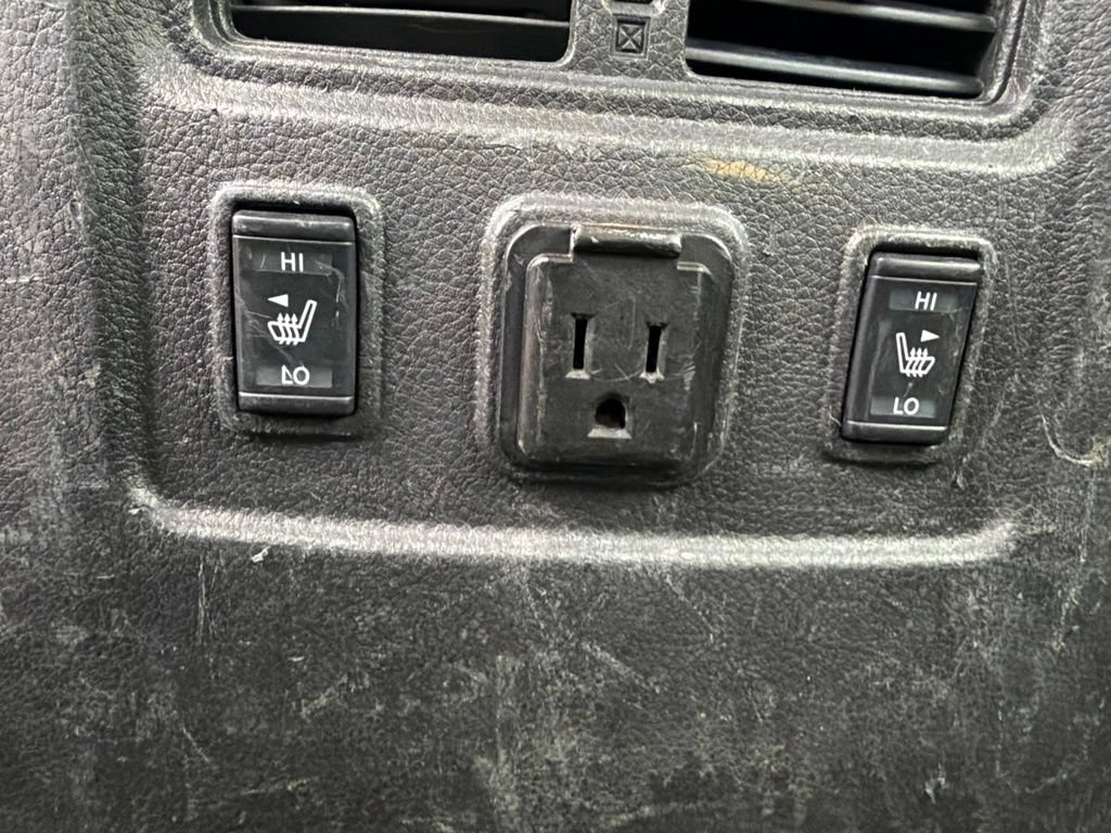 Used 2017 Nissan Titan PRO-4X AWD/4WD image 9