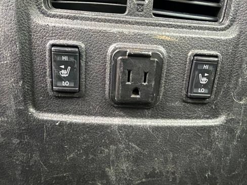 Used 2017 Nissan Titan PRO-4X AWD/4WD image 9