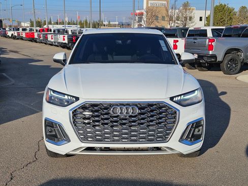 Used 2021 Audi Q5 Prestige image 9