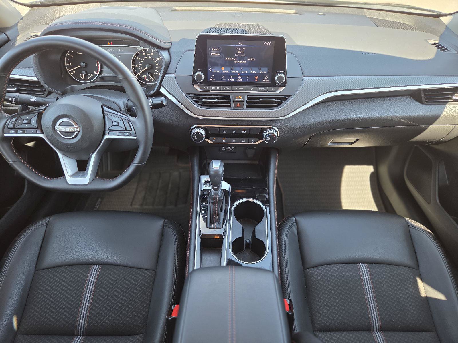 Used 2025 Nissan Altima 2.5 SR FWD image 10