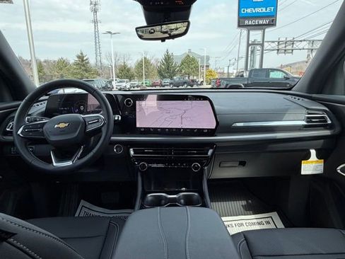 New 2026 Chevrolet Traverse LT image 3