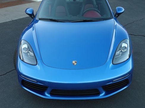 Used 2017 Porsche 718 Cayman image 9