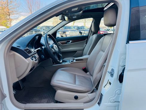 Used 2011 Mercedes-Benz C 300 C300 4MATIC Luxury Sedan image 27