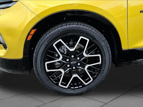 Used 2023 Chevrolet Blazer RS w/ Driver Confidence II Package FWD image 11