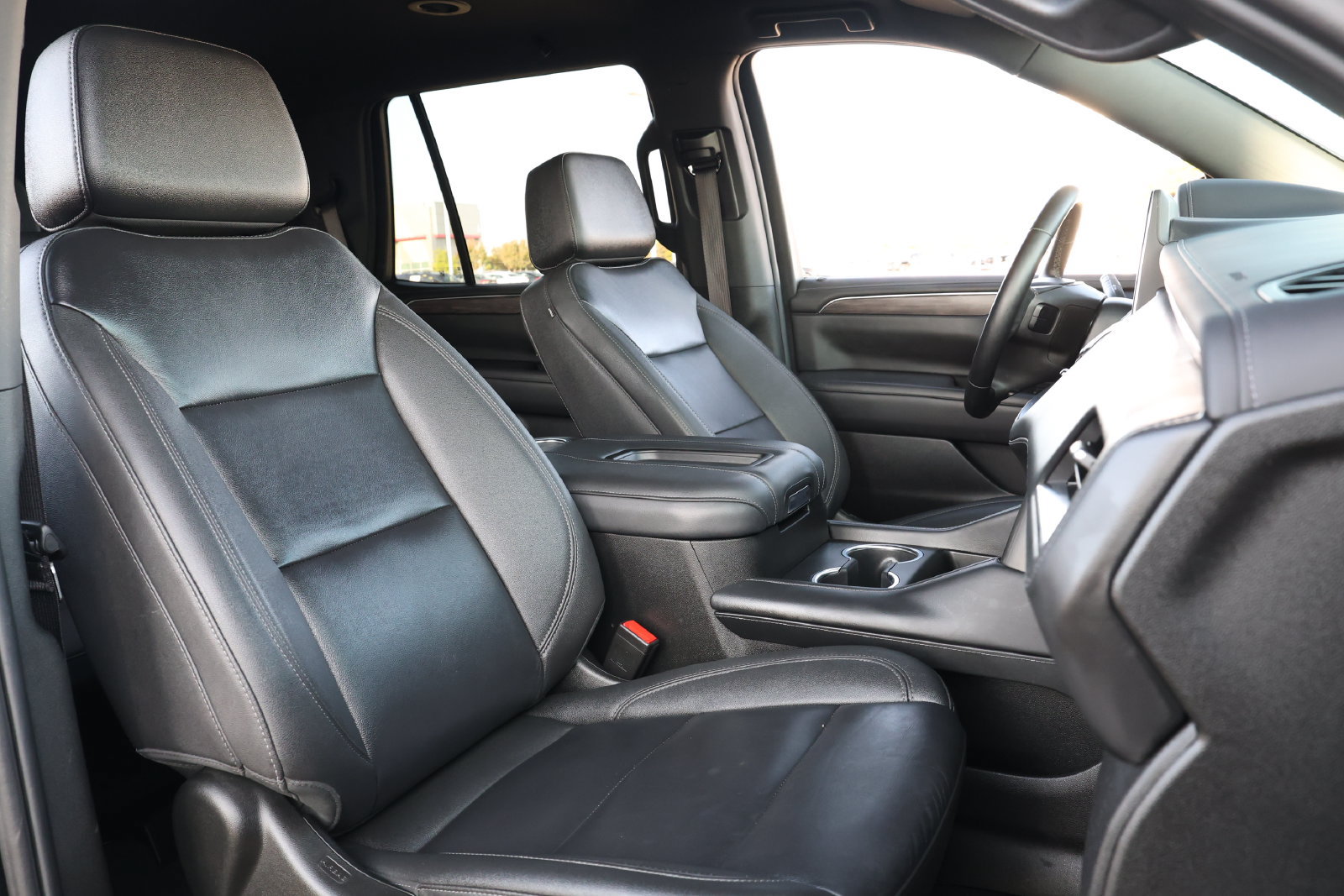 Used 2024 Chevrolet Tahoe LT RWD image 30