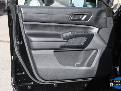 Used 2024 Nissan Pathfinder S image 14