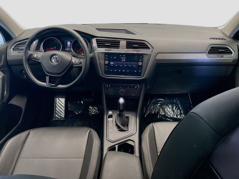 Used 2020 Volkswagen Tiguan SE image 13