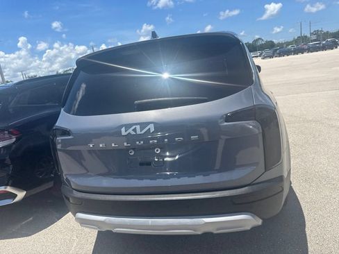 Certified 2022 Kia Telluride LX FWD image 5