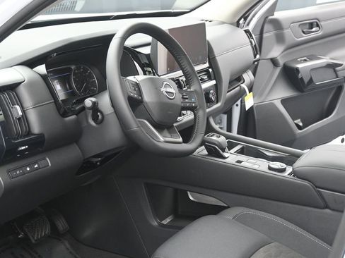 New 2026 Nissan Pathfinder SV w/ SV Premium Package AWD/4WD image 7