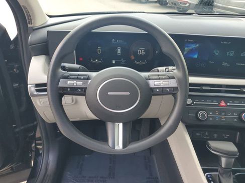 Used 2025 Hyundai Tucson SE image 23