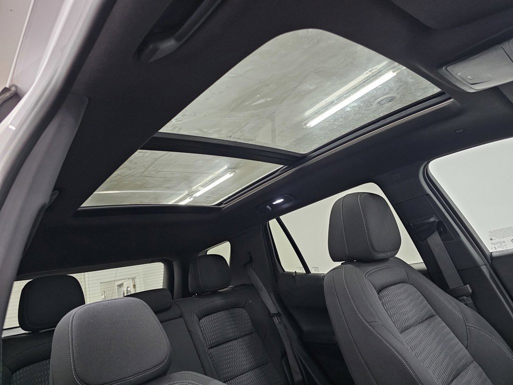 Used 2025 Chevrolet Equinox LT w/ Convenience Package II FWD image 25