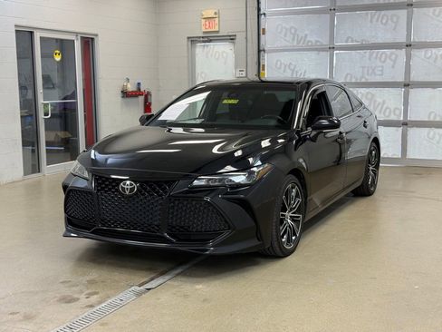 Used 2019 Toyota Avalon XSE w/ All Weather Liner Package FWD image 3