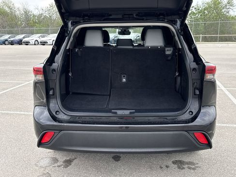 Used 2023 Toyota Highlander XLE image 21