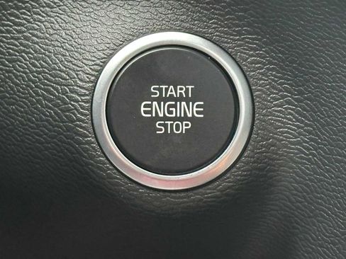 Used 2025 Volvo XC40 B5 Core w/ Protection Package Premier image 31