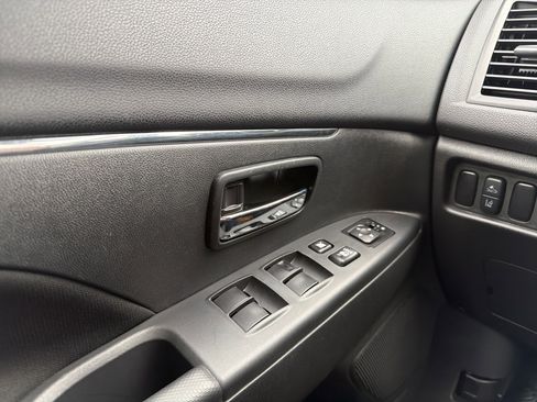 Used 2024 Mitsubishi Outlander Sport ES image 23