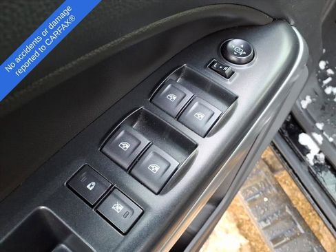 Used 2022 Chevrolet Colorado LT w/ LT Convenience Package image 14