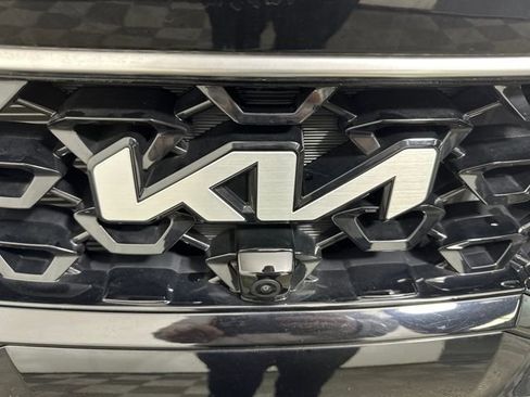 Used 2023 Kia Sorento SX Prestige image 9