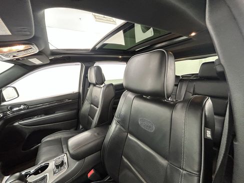 Used 2020 Jeep Grand Cherokee Overland image 30