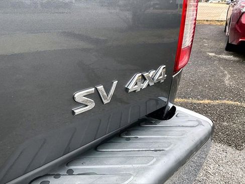 Used 2018 Nissan Frontier SV image 21
