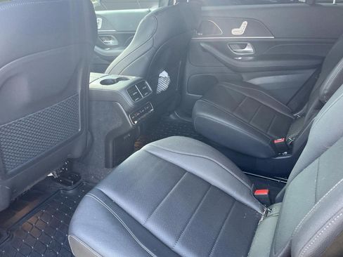 Used 2024 Mercedes-Benz GLS 450 4MATIC image 9