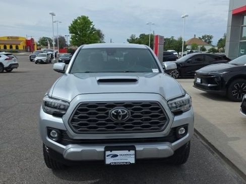 Used 2023 Toyota Tacoma TRD Sport w/ Advanced Technology Package AWD/4WD image 8