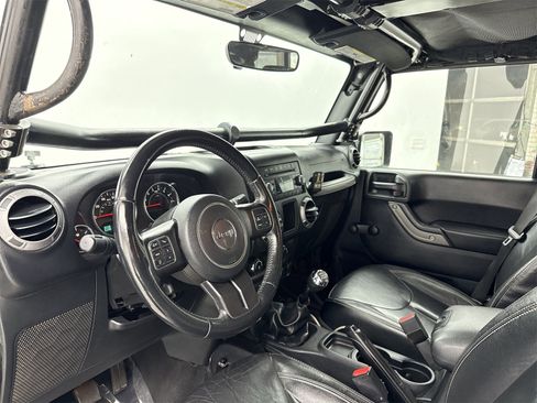 Used 2016 Jeep Wrangler Unlimited Sport w/ Connectivity Group image 12