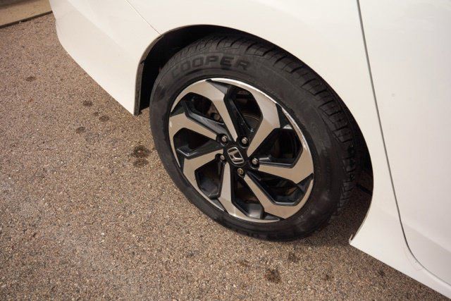 Used 2016 Honda Accord EX-L image 10