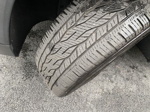 Used 2024 GMC Acadia Elevation image 12