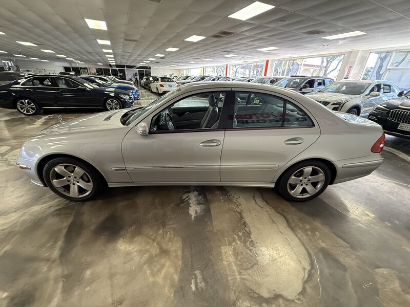 Used 2003 Mercedes-Benz E 500 Sedan w/ X2 Opt Pkg image 4