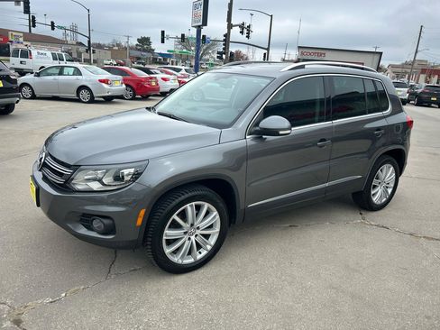 Used 2016 Volkswagen Tiguan SE image 6