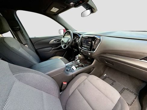Used 2023 Chevrolet Traverse LT image 27