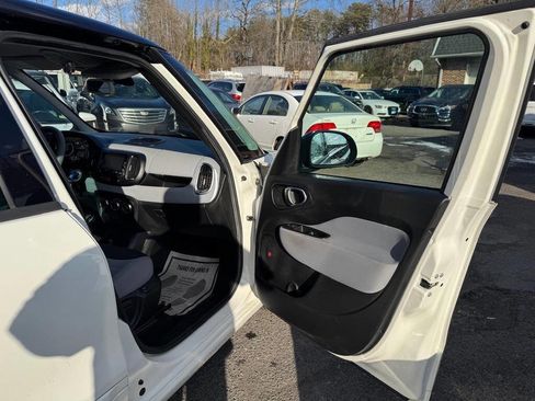 Used 2014 FIAT 500L Easy w/ Popular Equipment Group image 31